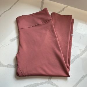 EUC Nike Cropped Leggings